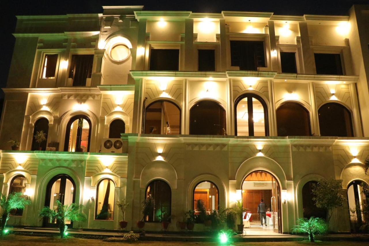 Hotel Pushap Palace Patiāla Zewnętrze zdjęcie
