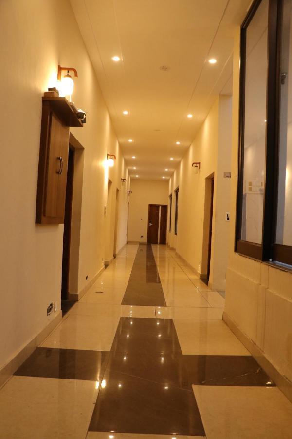 Hotel Pushap Palace Patiāla Zewnętrze zdjęcie