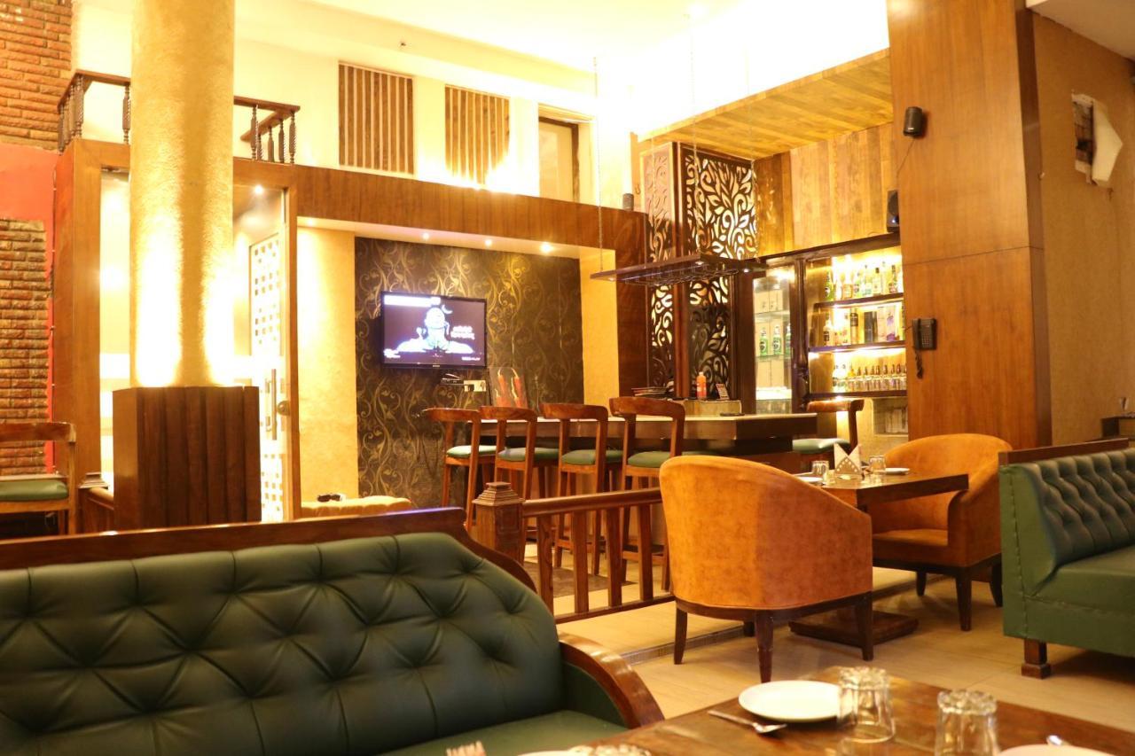Hotel Pushap Palace Patiāla Zewnętrze zdjęcie