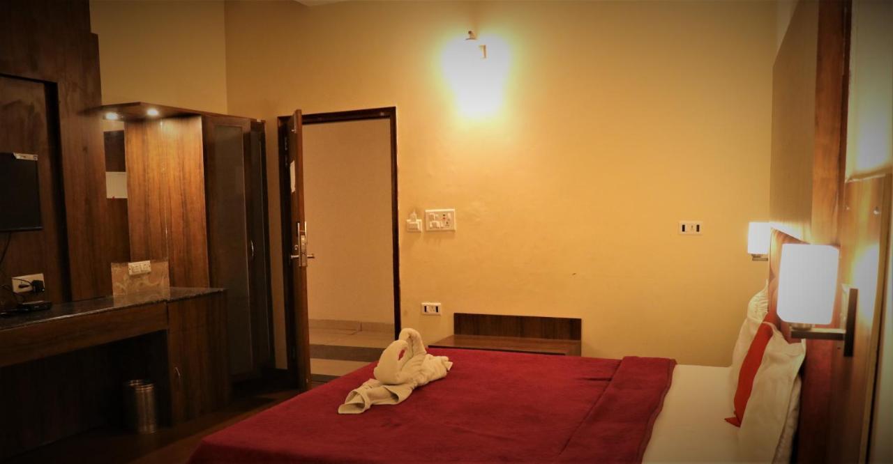 Hotel Pushap Palace Patiāla Zewnętrze zdjęcie