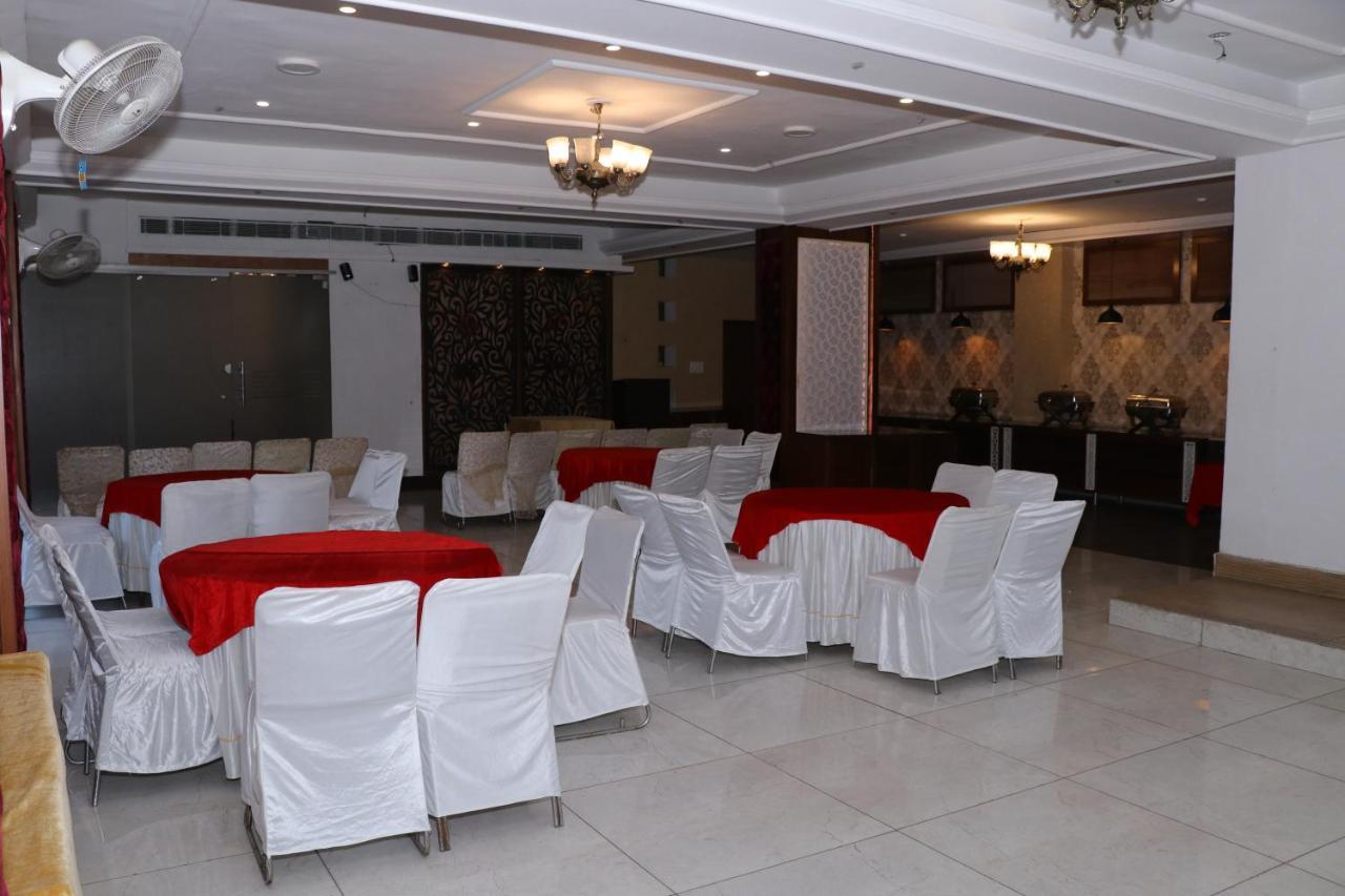 Hotel Pushap Palace Patiāla Zewnętrze zdjęcie