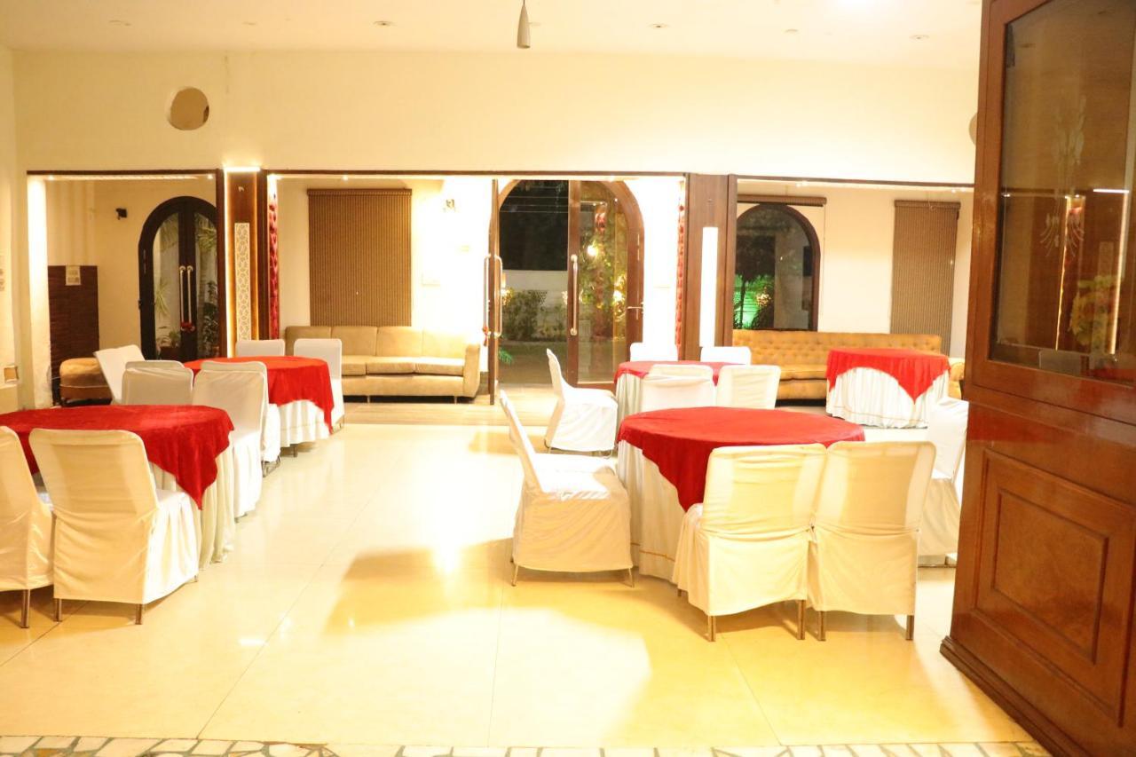 Hotel Pushap Palace Patiāla Zewnętrze zdjęcie